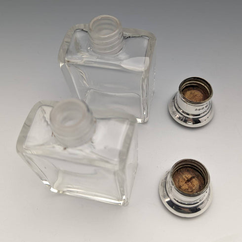 1915年 英国アンティーク 純銀蓋 ガラスボトルペア Walker and Hall